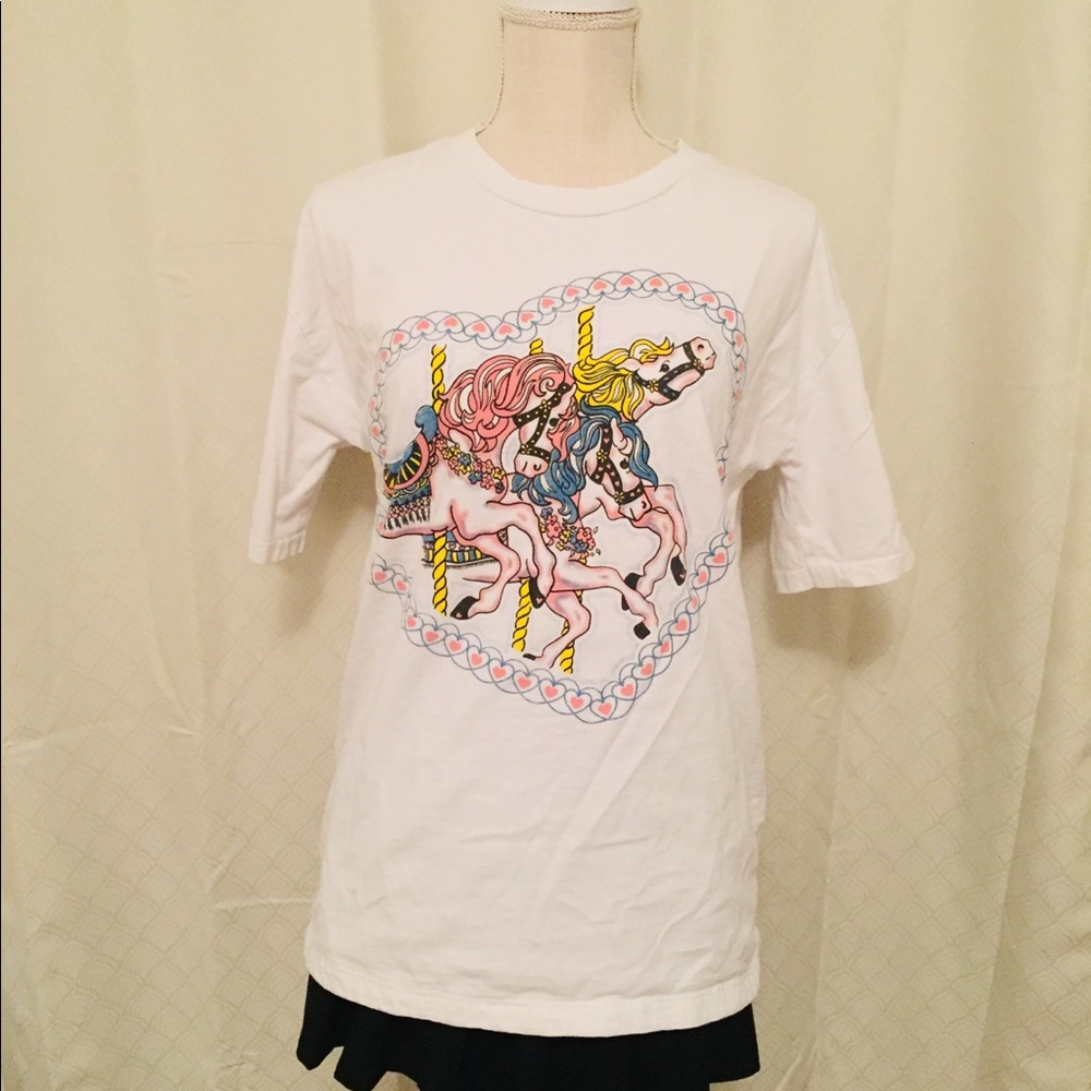 Brandy Melville rita carousel tee